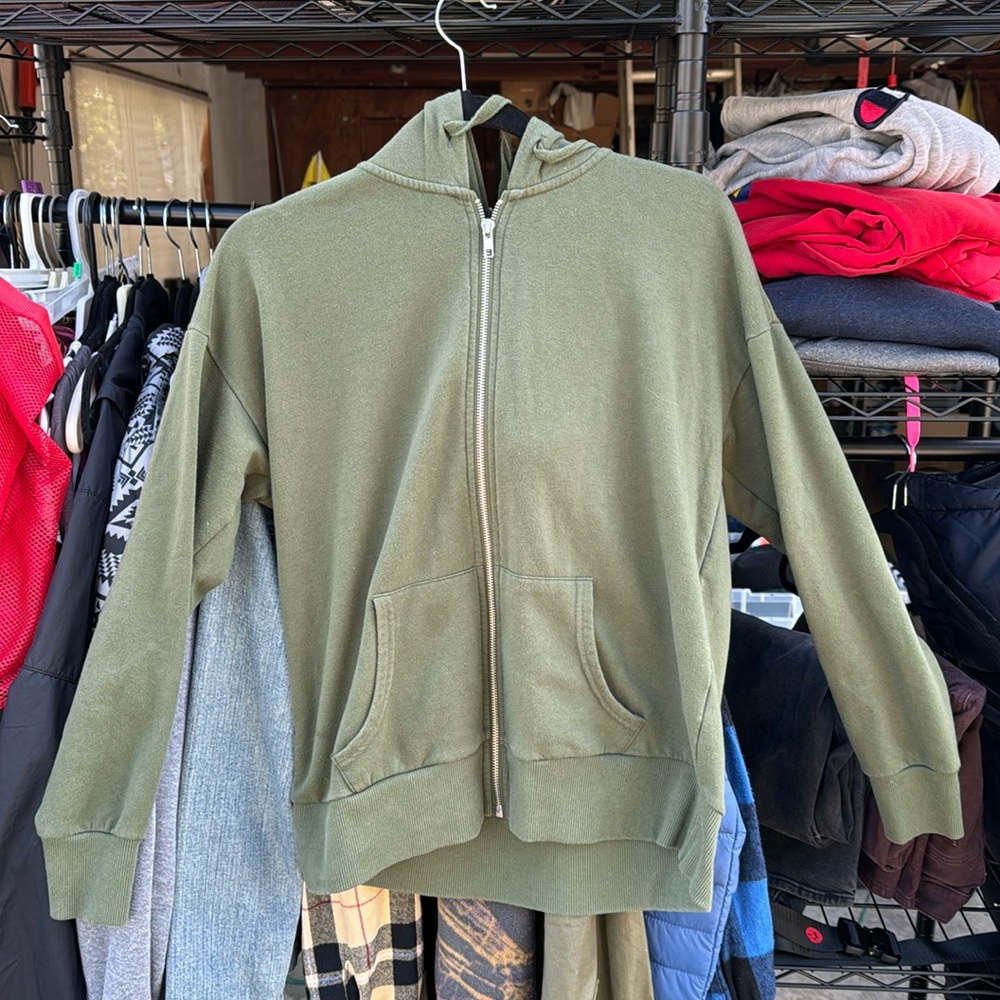 TIME AND TRU ZIP UP